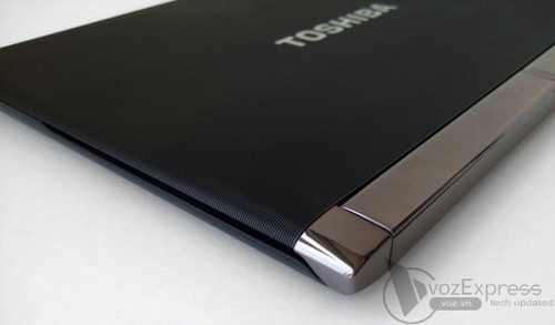 Toshiba: самый тонкий ноутбук в мире