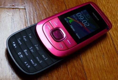 Nokia 2220 Slide - недорогой слайдер начального уровня