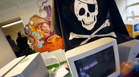 Пираты увели у программистов 53 млрд долларов